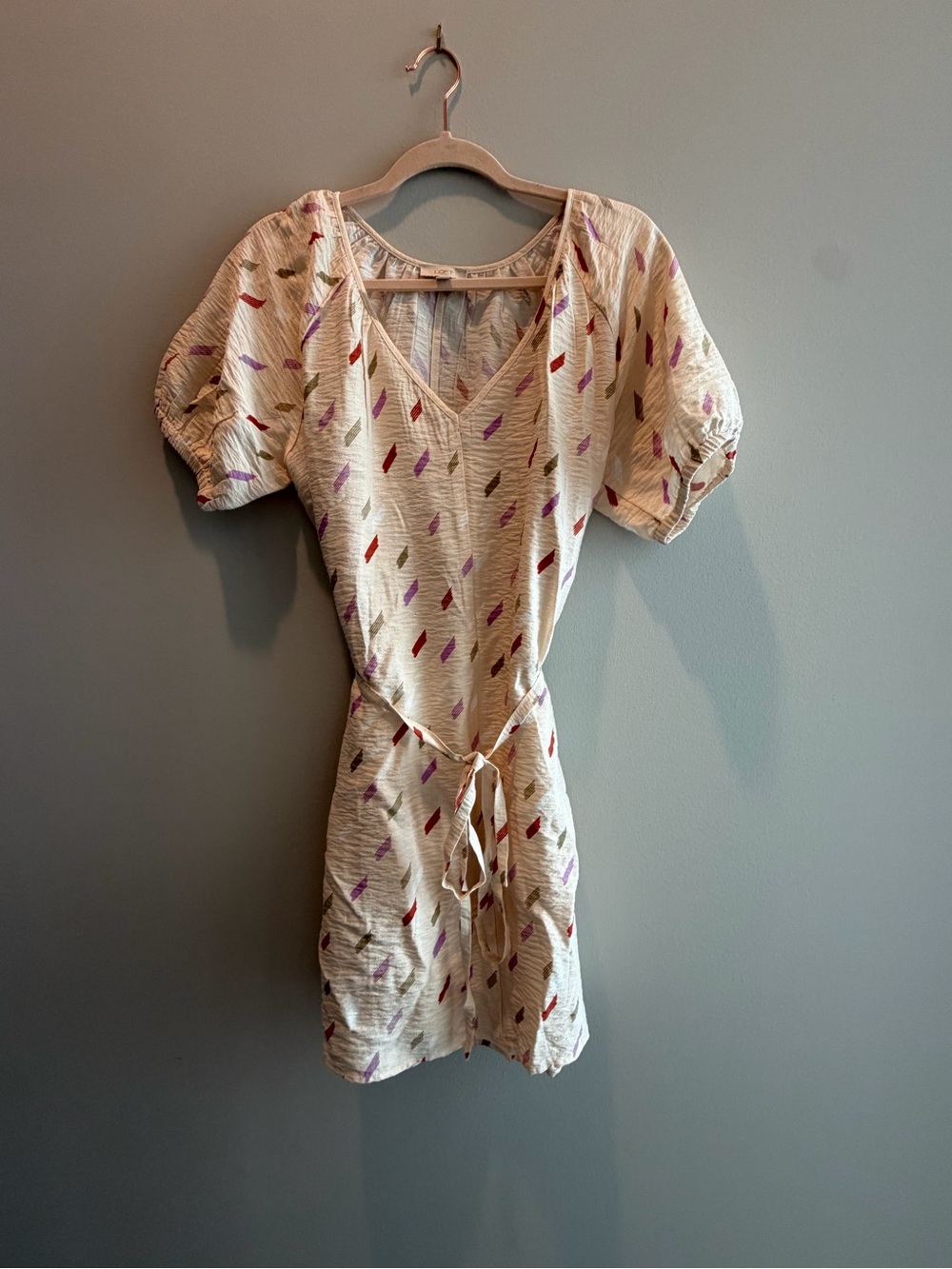 Ann Taylor Women's Cream Short Sleeve V-Neck Geometric Tie Waist Dress